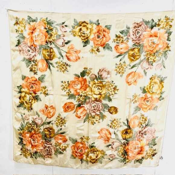 Vgt Pierre Cardin 100% Silk Scarf Chiffon Satin 34"Red beige gray Designed(42) - Picture 1 of 13